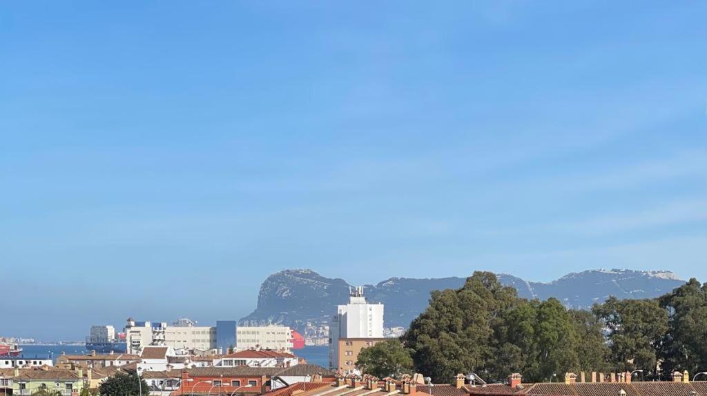 Apartamento En Zona Playa Con Vistas A La Bahia Algeciras Exteriör bild